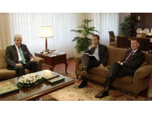 Bakan Bozkır, İngiltere Ve İsveç Büyükelçilerini Kabul Etti