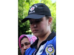 Şehit Uzman Onbaşının Cenazesinde Kadın Polis Gözyaşlarına Boğuldu