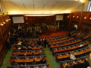 Kosova’da Siyasi Kriz Derinleşiyor