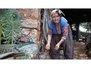 66 Yıl Önce Gelin Geldiği Evin Musluğundan İlk Kez Su Aktı