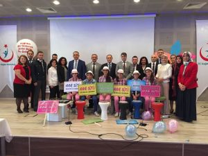 Balıkesirde Emzirme Haftasında Darbukalı Gösteri
