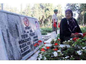 Şehit Annesi: Acı Zor Ama Dayanıyoruz, Vatan Sağolsun
