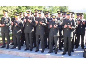 Jandarma Bayramda Şehitleri Unutmadı