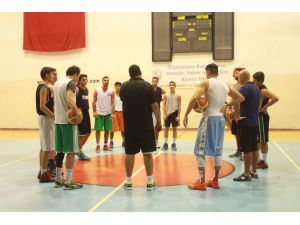 Yalova Belediyespor Kadrosunu Güçlendirdi