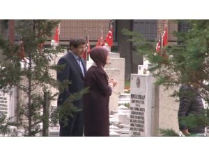 Başbakan Şehitleri Unutmadı