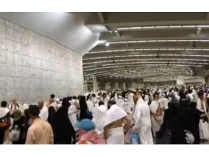 Şeytan Taşlayıp İhramdan Çıktılar