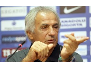 Trabzonspor Teknik Direktörü Açıklamalarıyla Şaşırttı