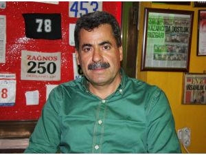 (Özel Haber) Fare Kedilerle Böyle Oynadı