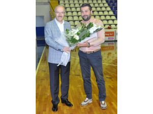 Büyükşehir Belediyespor Voleybol Takımı Sezonu Açtı