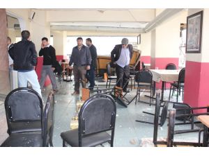 Korsan Gösterilerin Ardından Esnaf Yaralarını Sarıyor