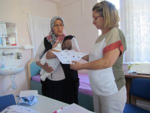 Çocuğa 2 Yaşına Kadar Anne Sütü Verilmeli