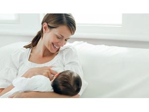 Çocuğa 2 Yaşına Kadar Anne Sütü Verilmeli