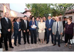 Atıklardan Öğrencilere Uzanan Sanat