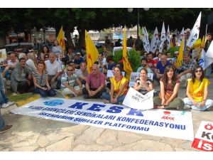 Kesk, İskenderunda Oturma Ve Islık Çalma Eylemi Yaptı