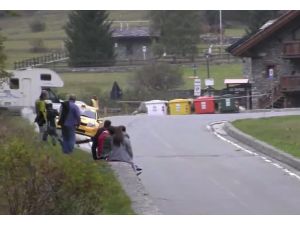 Kafalarının Üzerinden Ralli Arabası Uçtu