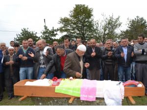 Kazada Ölen Genç Kız Toprağa Verildi