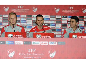 Milli Futbolcular Galibiyete Kenetlendi