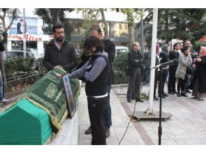 Ünlü Tiyatrocular, Meslektaşlarını Son Yolculuğuna Uğurladı