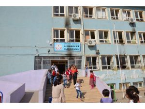 Eylemcilerin Molotof Attığı Okulda Eğitim Devam Etti