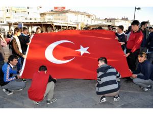 Sivas’ta ‘Bayrağa Saygı’ Yürüyüşü