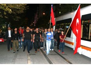 Eskişehir’de Türk Bayraklı Yürüyüş