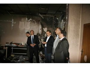 Ak Partili İçten Yakılan Parti Binasını Ziyaret Etti
