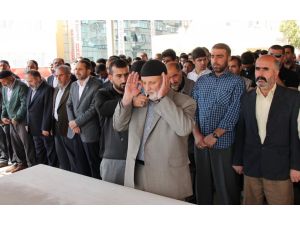 Protestolarda Ölenler İçin Gıyabi Cenaze Namazı