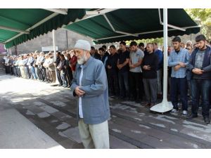 Kobani Eylemlerinde Ölenler İçin Gıyabi Cenaze Namazı Kılındı