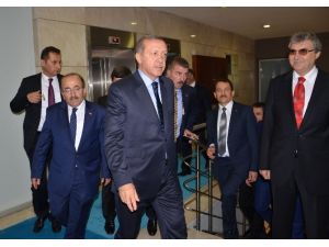 Büyükşehir Belediyesini Ziyaret Etti