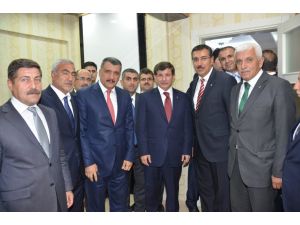 Başbakan Davutoğlu, Ak Parti İl Binasının Açılışını Yaptı