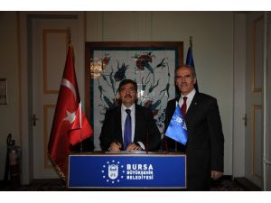 Çevre Ve Şehircilik Bakanı İdris Güllüce, Yeni Dönemde Bursa’yı Büyükşehir Belediyesi’yle El Ele Birlikte Dönüştüreceklerini söyledi