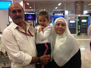 İlk Hacı Kafilesi İzmir’de Alkışlarla Karşılandı