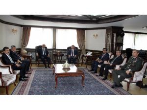 Bakan Yılmaz Ve Işık, Vali Güzeloğlu’nu Ziyaret Etti