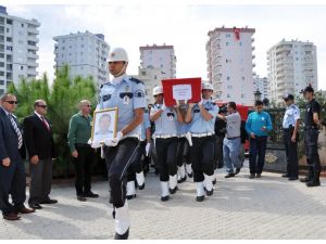 Mersin Şehidine Ağladı