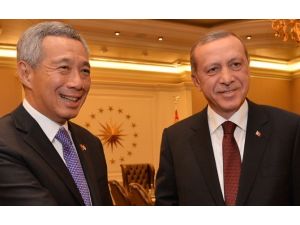Singapur Başbakanı’nı Kabul Etti