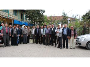 Cenaze Namazı Kıldırmak İçin Bile İmam Bulamayan Köylüler İsyan Etti