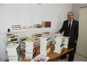 Karacabey Halk Kütüphanesi Zenginleşiyor