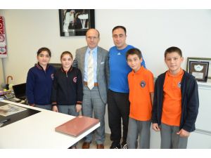 Öğrencilerinden Türkçe İçin Anlamlı Araştırma