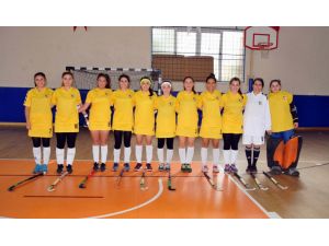 Alanyada Hokey Müsabakaları Başladı