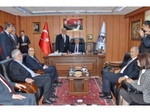 Başbakan Yardımcısı Arınç’tan Başkan Kutlu’ya Ziyaret