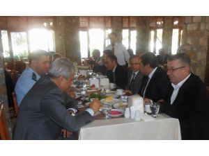 Edremit Polisinden Okul Müdürlerine Kırmızı Telefon