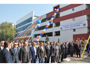 İnegöl Katlı Otoparkı Ve İş Merkezi Hizmete Açıldı