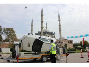 Tarihi Selimiye Camii Meydanında Emniyet Kemeri Simülasyonu