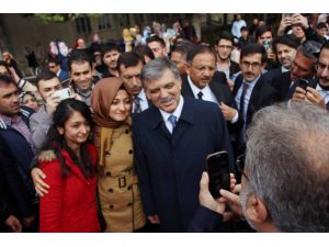 Bakan Yıldız Çekti, Gül Poz Verdi