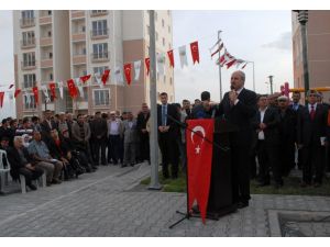Başbakan Yardımcısı Kurtulmuş, Toki Anahtarlarını Dağıttı