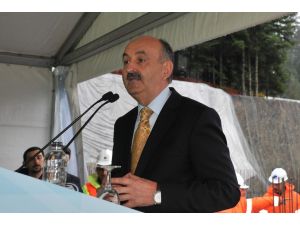 Bakan Müezzinoğlu: “Şeytan Taşlatmaktan Abdest Aldırmadılar”