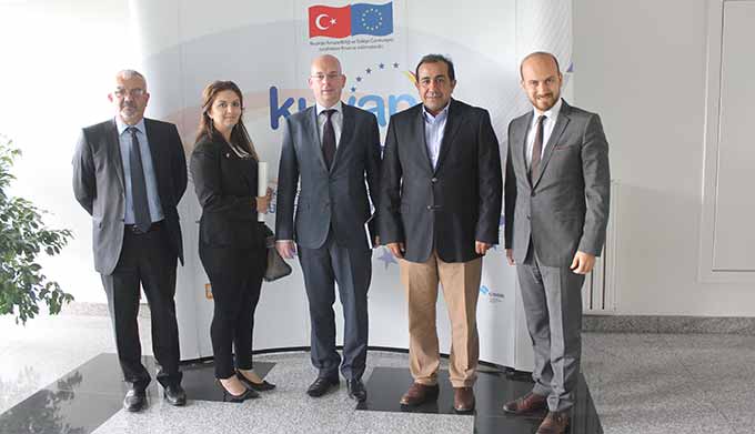 Kelperhuis, Kmtso’yu Ziyaret Etti