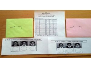 İlkokul Öğrencileri Sandık Başına Gitti