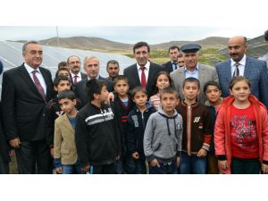 Bakan Yılmaz, Güneş Enerjisinden Elektrik Üretimi Projesini İnceledi