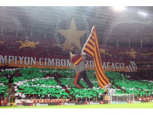 Galatasaraylı Taraftarlardan Görsel Şölen